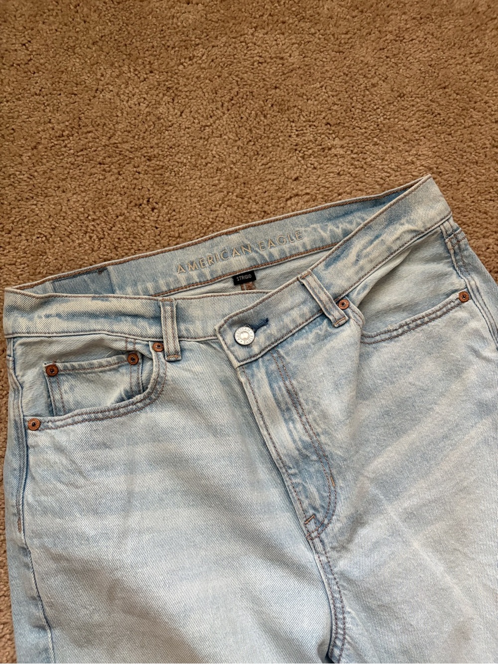 American Eagle Outfitters Light Wash Women’s Jeans